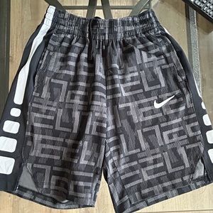 Nike Elite youth shorts, size youth M!